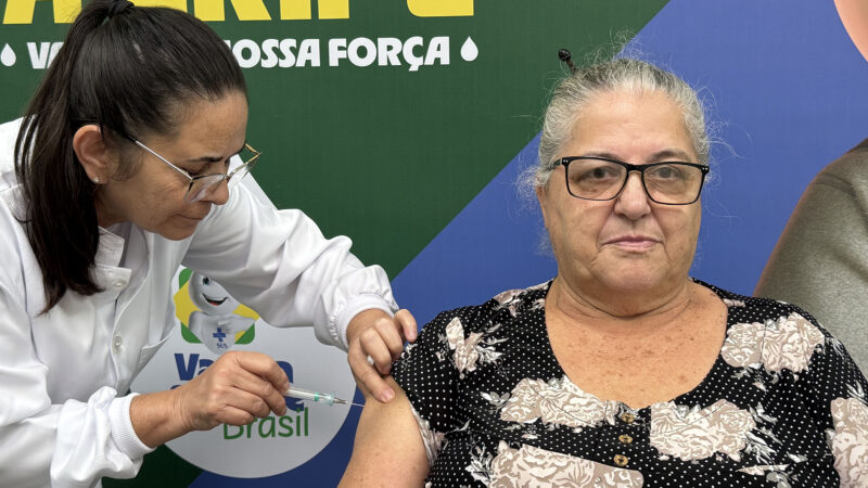 Paraná aplicou 3 milhões de vacinas contra a gripe; cobertura no grupo prioritário é de 48,06%