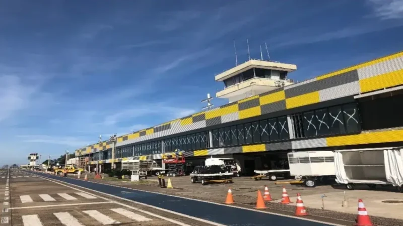 Buraco volta a fechar pista do Aeroporto de Foz do Iguaçu pela segunda vez na semana