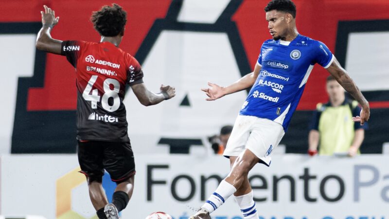 Foz é superado pelo Athletico no jogo de ida das quartas de final