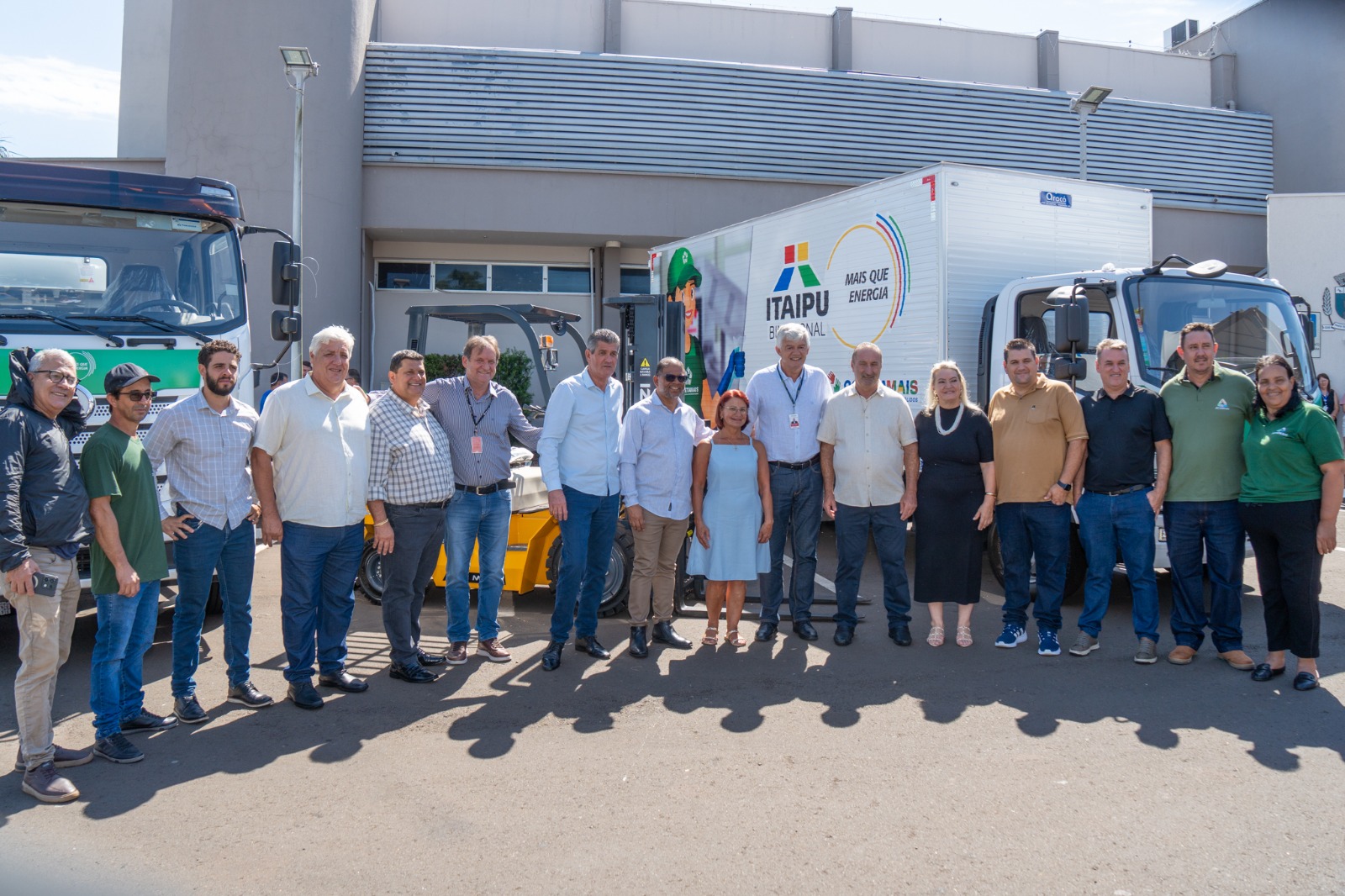Santa Terezinha de Itaipu recebe veículos e equipamentos por meio de parceria com a Itaipu Binacional