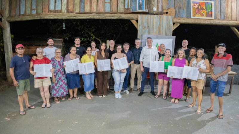 Santa Terezinha De Itaipu realiza entrega de mais 10 títulos de regularização fundiária urbana